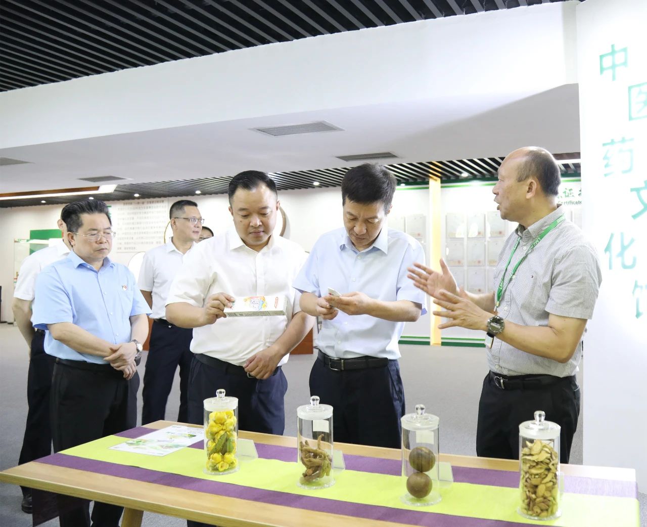 98fae46d81a2b341b021883c84c9029e.jpg 98fae46d81a2b341b021883c84c9029e.jpg